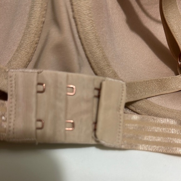 Savage X Fenty Tan Seamless Bra with Molded Cups - Picture 4 of 9